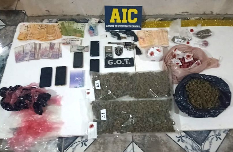 Dos detenidos y un prófugo en un operativo antidrogas realizado en Ceres