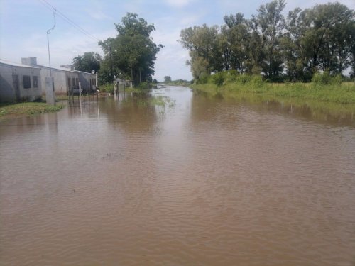La Lucila invadida por las aguas luego de una lluvia de 170 mm.