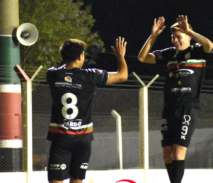 Torneo Campeonato: Tiro ganó un partido clave