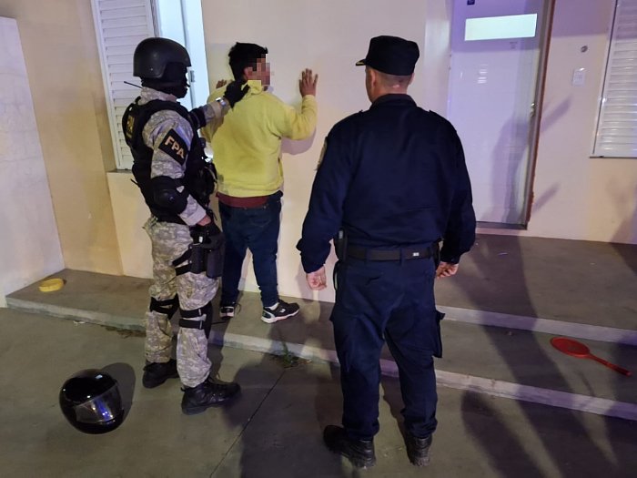Un detenido en Balnearia por agredir a un joven con un machete