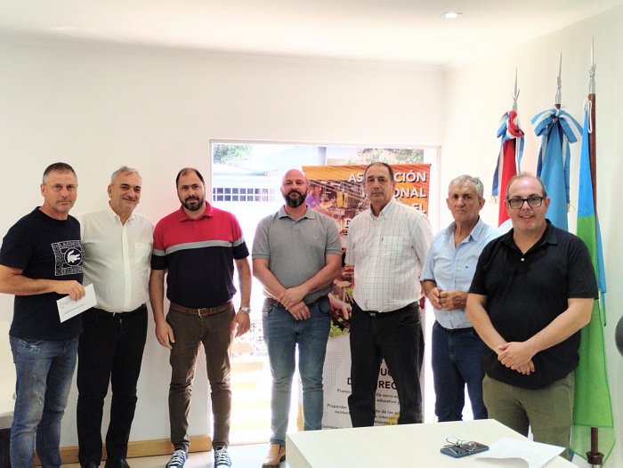 Nueva entrega de créditos a productores del departamento Castellanos