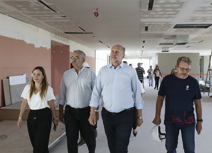 Perotti recorrió las instalaciones del nuevo Hospital de Rafaela