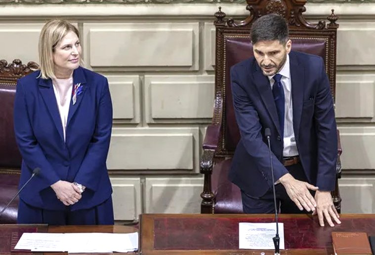 Maxi Pullaro juró como Gobernador de Santa Fe