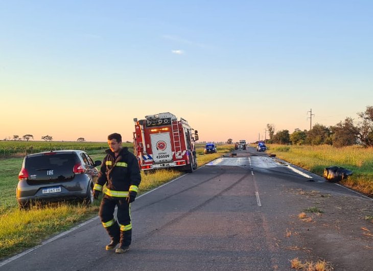 Villa Concepción del Tío: Murió un joven en choque de camiones 
