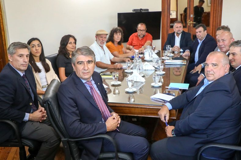 La provincia ratificó su posición de actualizar salarios de acuerdo al ingreso de recursos