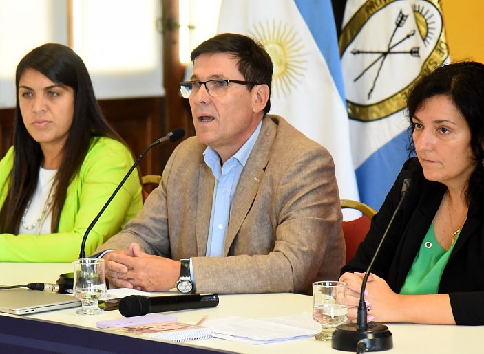 La mitad de los estudiantes secundarios de la provincia adeudan materias