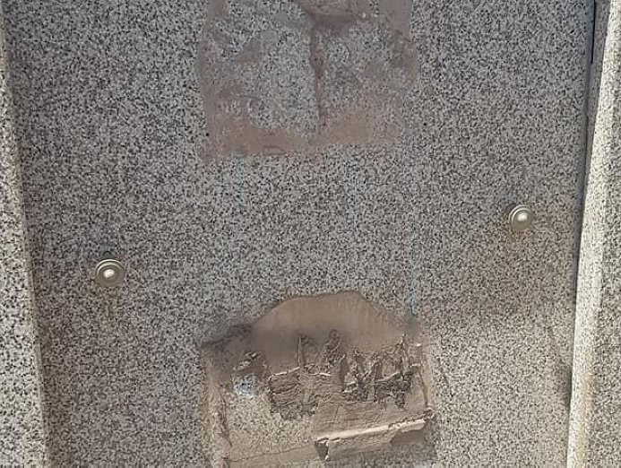 Un detenido por el robo de placas en un cementerio de Morteros