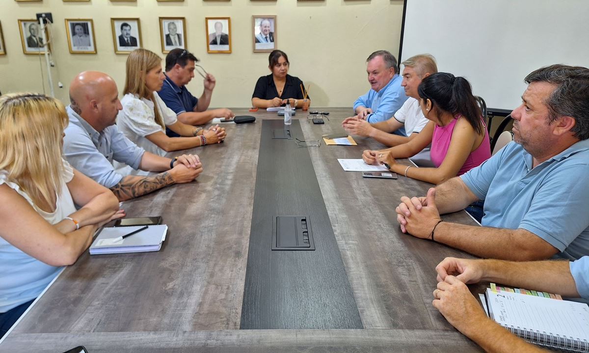El Senador Michlig junto a autoridades de la DPV visitaron Villa Trinidad y San Guillermo