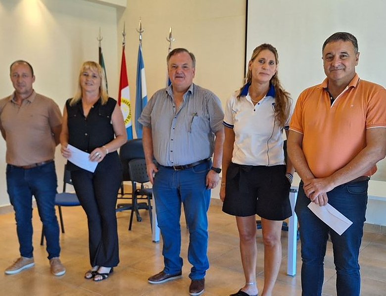 Michlig entregó aportes en San Guillermo y Col. Rosa