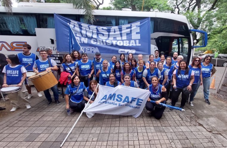 Los docentes santafesinos se movilizaron y siguen de paro
