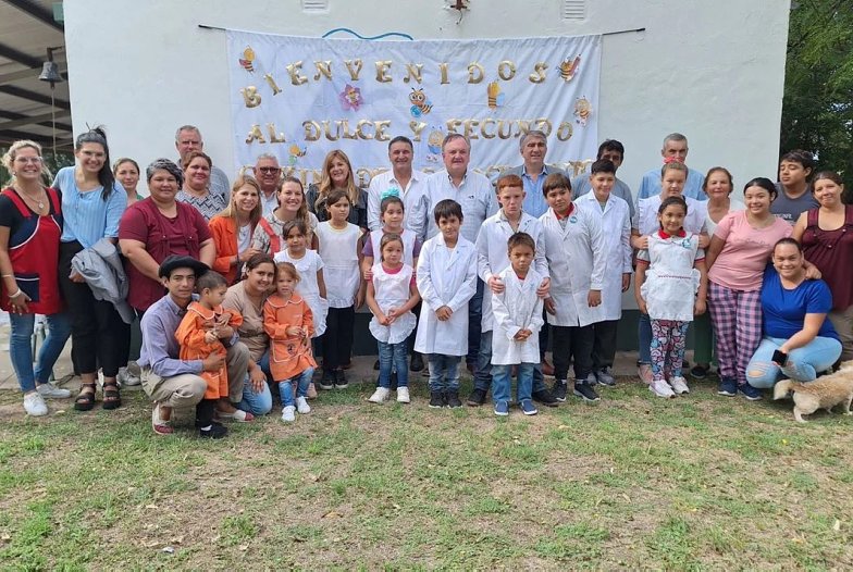 En Las Avispas, Michlig y Bastía inauguraron el ciclo lectivo y firmaron convenios del Plan Incluir