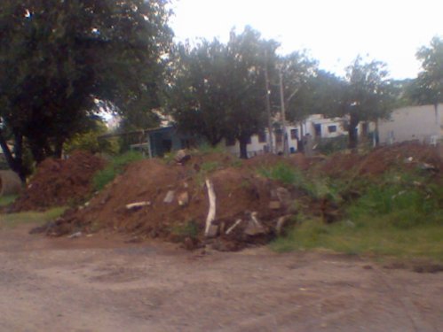El lamentable abandono del acceso norte de Suardi