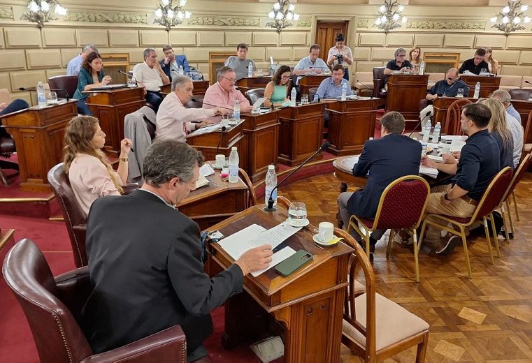 Evalúan prorrogar por 10 años el Fondo de Electrificación Rural