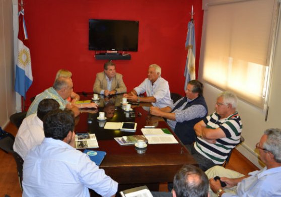 El Ministro Busso se reunió con productores lecheros de Córdoba