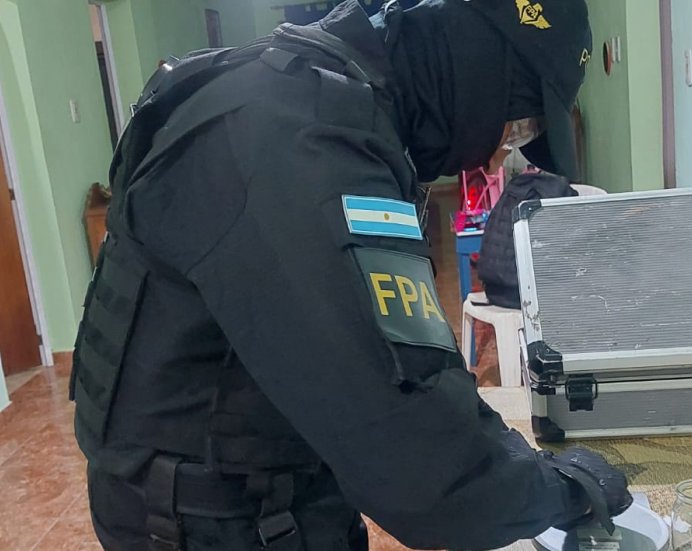 Detuvieron a una pareja por comercializar drogas en San Francisco