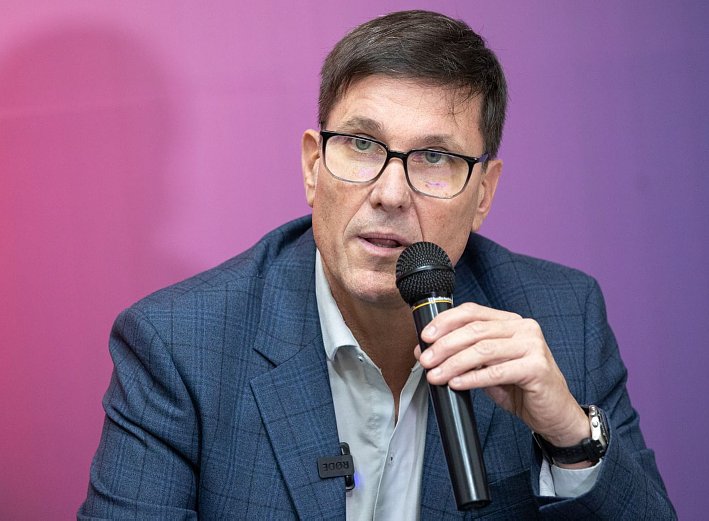 El gobierno provincial extenderá a los docentes privados el premio por Asistencia Perfecta
