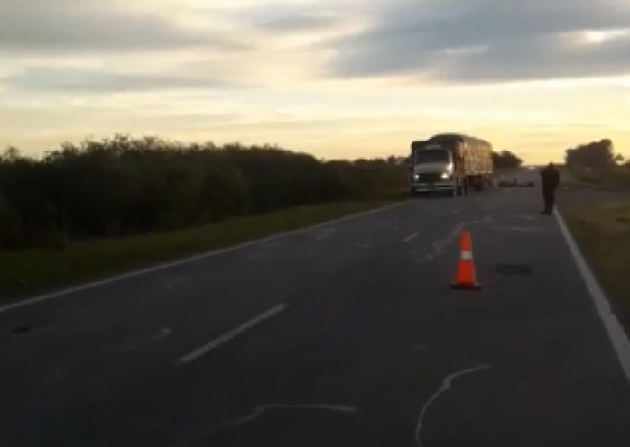 Col. Aldao: Motociclista falleció al ser impactado por un camión
