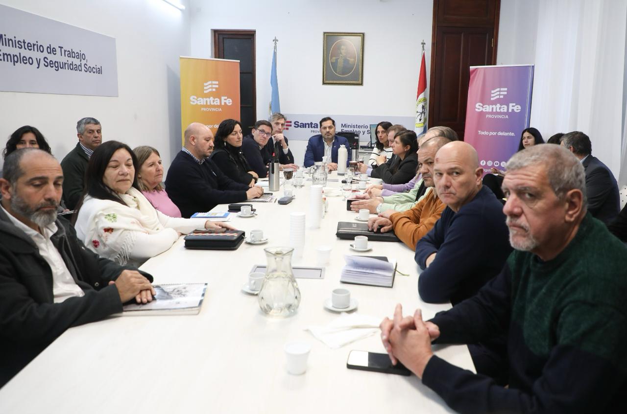 Los docentes provinciales también recibieron un ofrecimiento de 18% de aumento