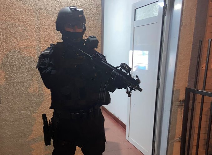 Madre e hijo detenidos en San Francisco por comercializar drogas