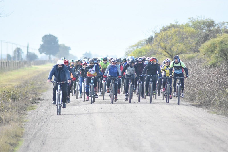 Más de 70 ciclistas se Sumaron al Ciclo Turismo Morteros - Ansenuza