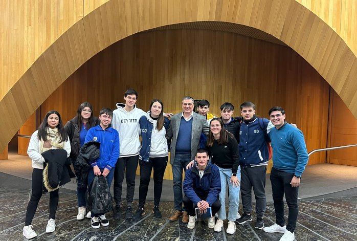 Brinkmann presente en reunión de jóvenes en Córdoba