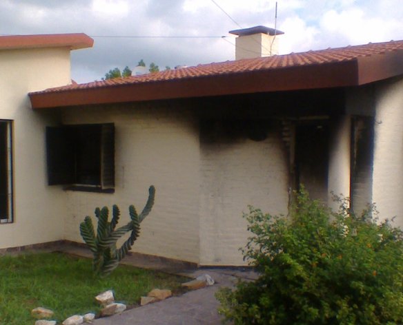 Suardi: Se incendió un domicilio y hay dos personas heridas