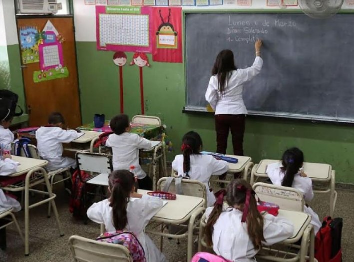La provincia oficializó el ingreso de los docentes privados al plan Asistencia Perfecta