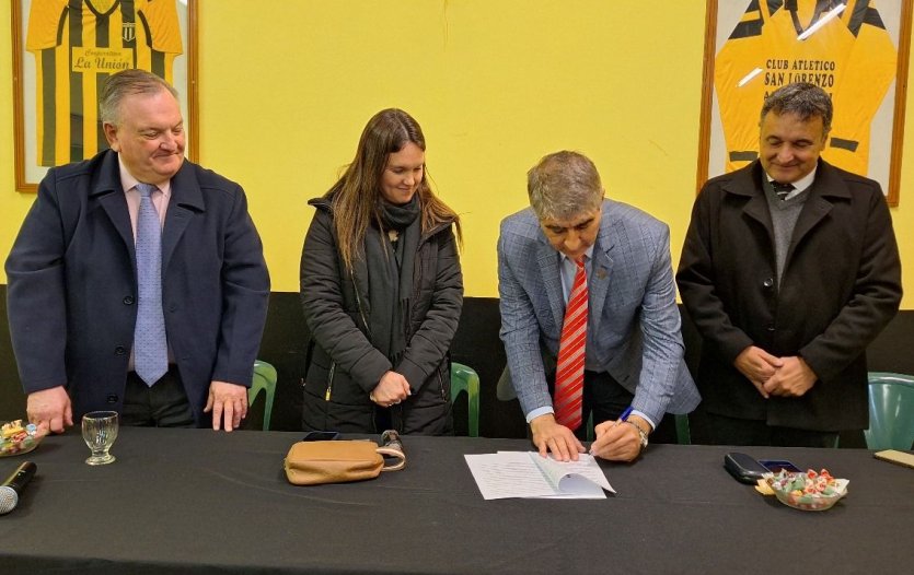 Ambrosetti recibió fondos para avanzar en obras de pavimentación