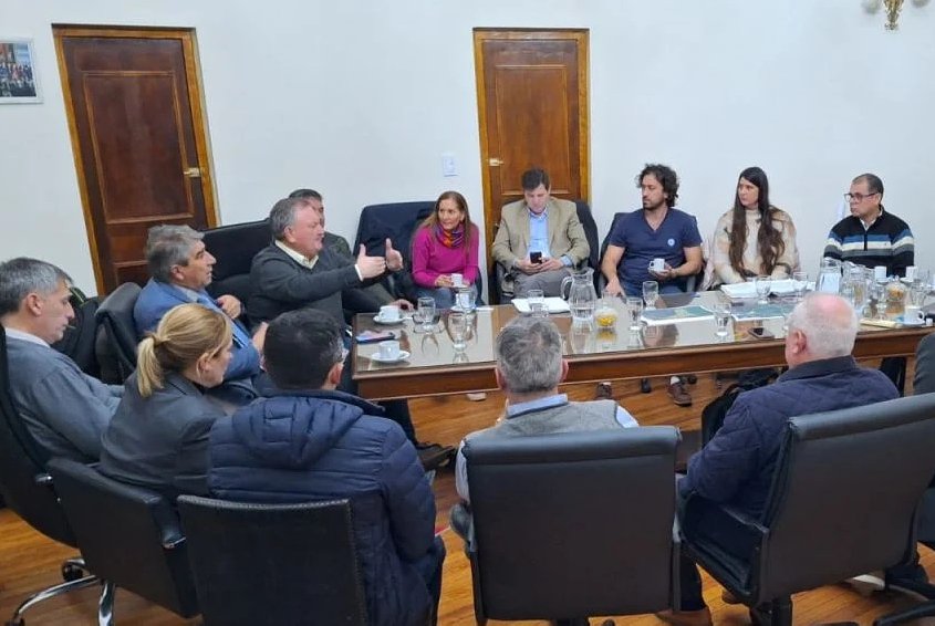 Avanzan en el proyecto de desarrollo turístico de laguna La Verde