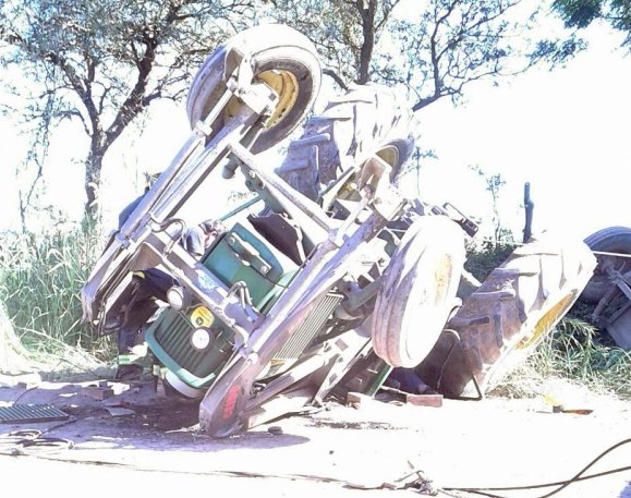Suardi: Un trabajador rural herido al volcar con un tractor