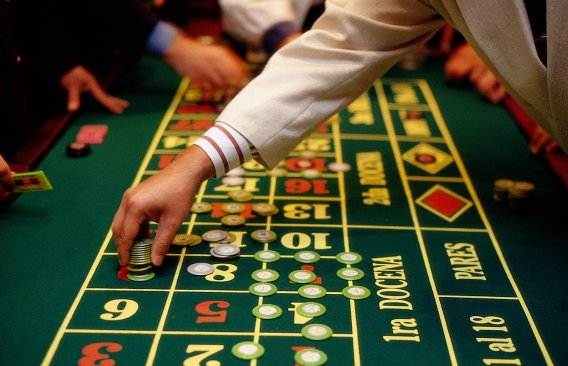 Detuvieron a un hombre por causar disturbios en el Casino de Miramar