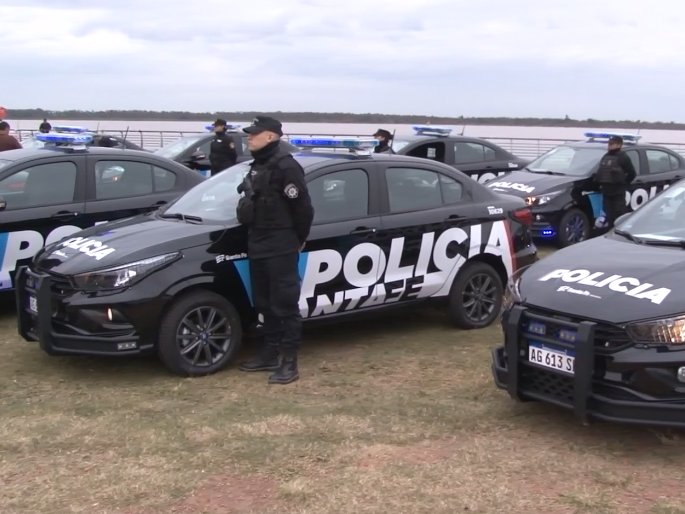 Michlig confirmó la entrega de móviles policiales a comisarías del departamento