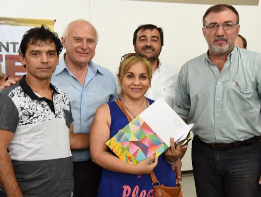 Lifchitz entregó escrituras a familias del departamento Castellanos