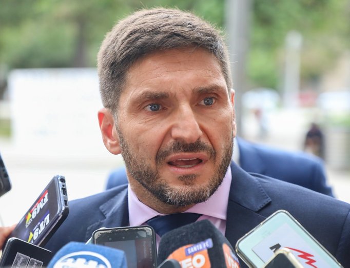 Pullaro sobre el proyecto de reforma previsional: “Los sueldos políticos son los que más van a pagar”