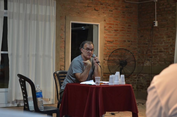Marcelo Bielsa brindó una charla en Tiro Federal