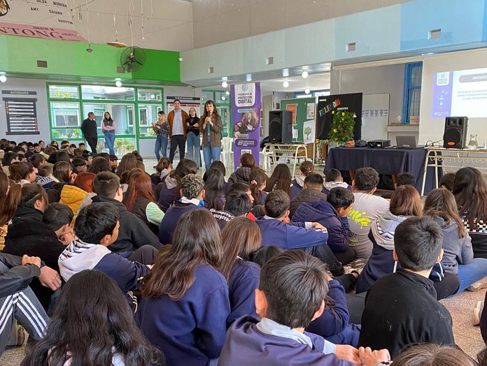 Enseñan a alumnos de escuelas de Morteros a proteger sus datos en internet