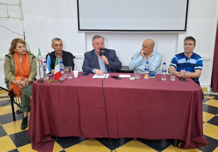 Michlig entregó aportes a instituciones de San Cristóbal