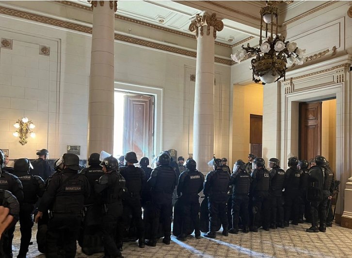 Aprobaron la reforma previsional en medio de hechos de violencia