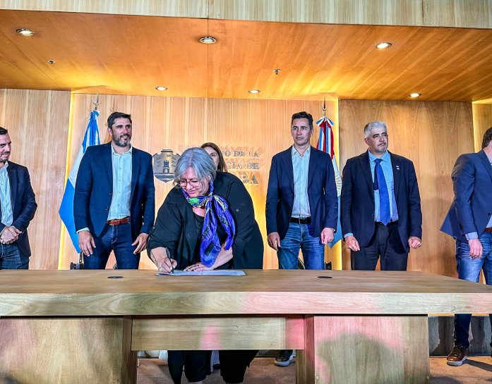 Porteña firmó el Plan de Ordenamiento Ambiental para combatir el dengue