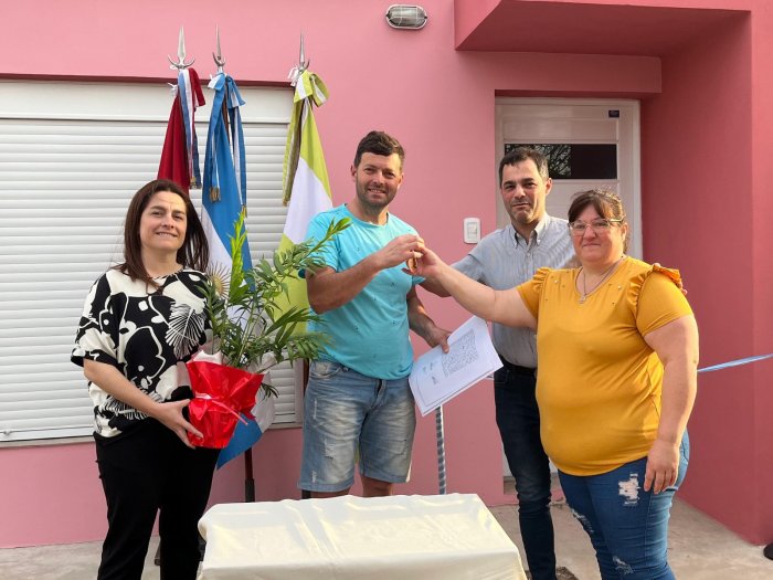 Brinkmann: El municipio entregó una nueva vivienda del Programa Municipal “Habitar”