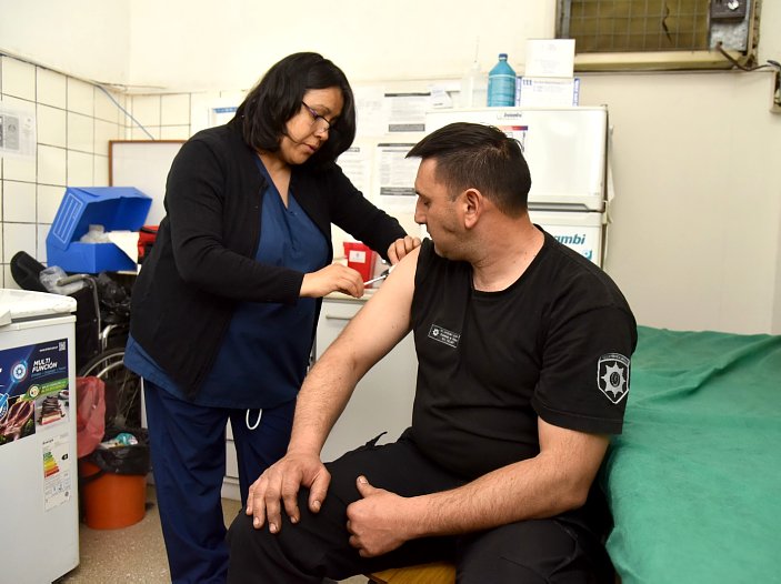 Objetivo Dengue: Provincia comenzó a vacunar al personal policial 