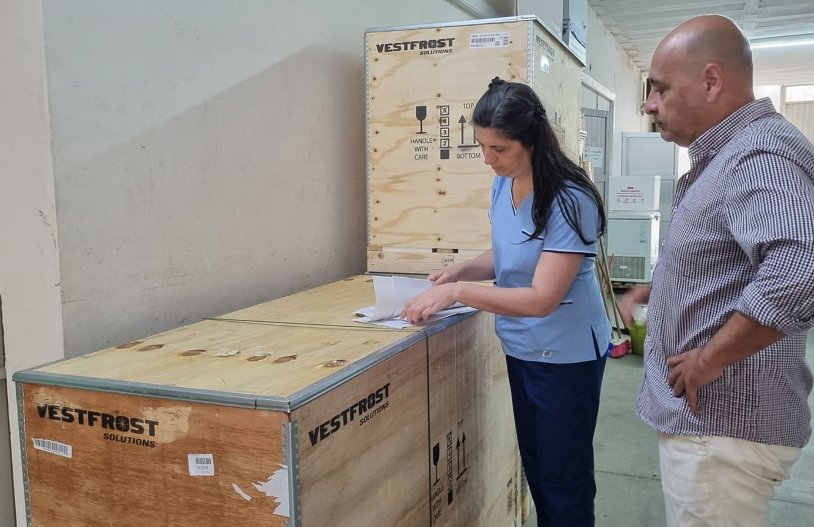 Vacunas: Salud distribuye equipos para garantizar la cadena de frío. Suardi recibirá uno de ellos
