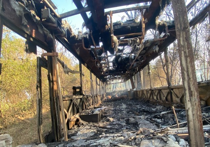 Se incendió un colectivo utilizado como vivienda en Brinkmann