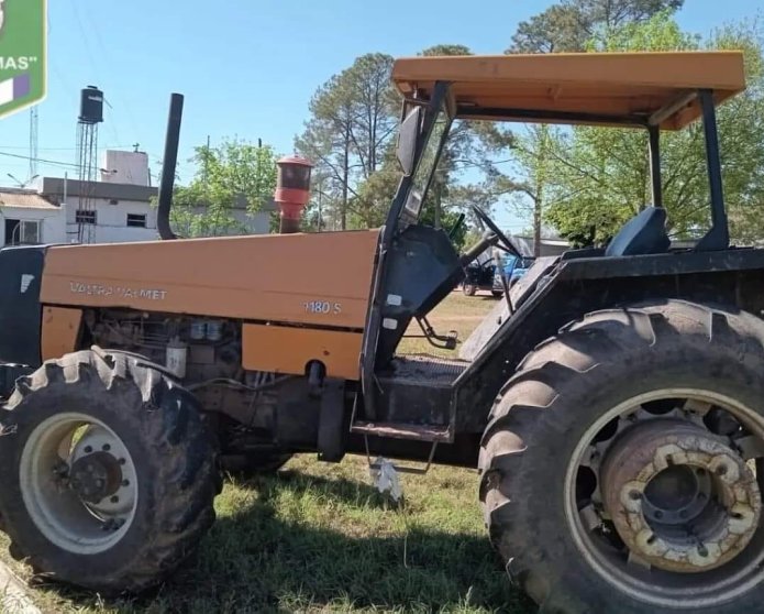Imputaron a cuatro hombres por el robo de dos tractores en un campo de Ambrosetti