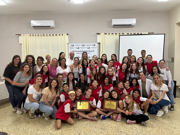 Entregaron reconocimientos a la Escuela de Danza de Sportivo Suardi 