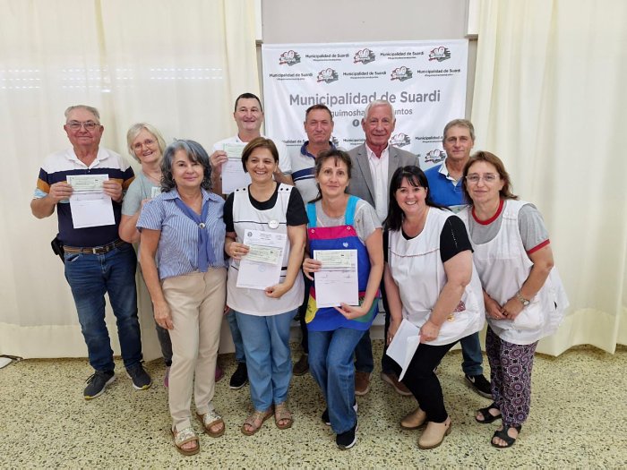 Suardi: Entregaron fondos del FANI a escuelas de la localidad y zona rural