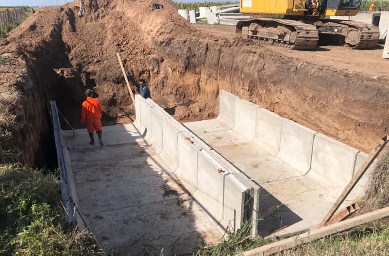 Provincia avanza con obras hídricas para el canal San Carlos en el depto. San Cristóbal