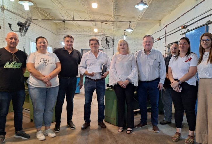 Michlig entregó aportes a escuelas técnica y especial de San Guillermo
