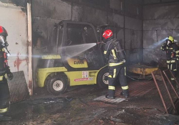 Padre e hijo heridos de gravedad al incendiarse una fábrica en San Francisco