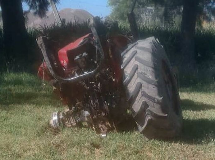 Dos empleados municipales graves al protagonizar un accidente en Ceres
